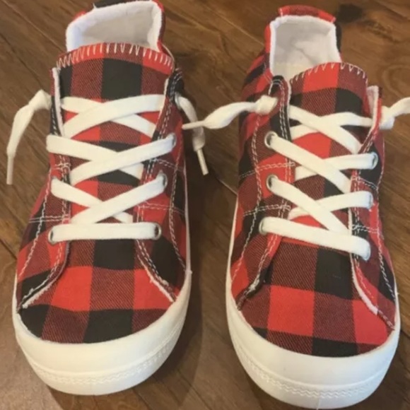 Buffalo Plaid Red & Black Sneakers 8.5 - Picture 2 of 4